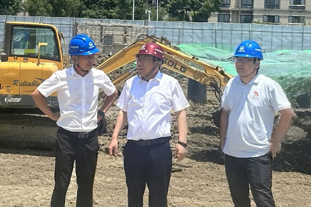 公司黨委書記、董事長李明華到蘇州清樹灣項目檢查指導(dǎo)工作.jpg