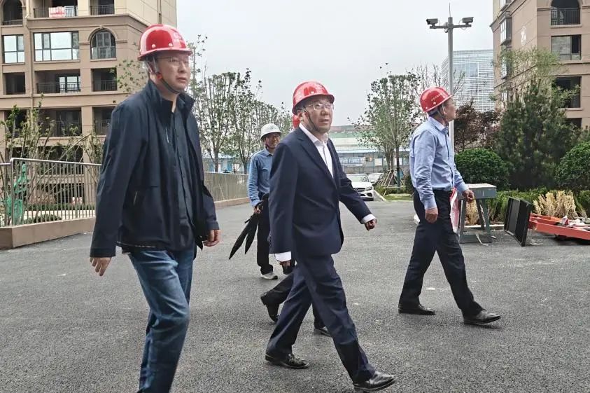 公司黨委書記、董事長(zhǎng)李明華一行到煙臺(tái)項(xiàng)目、濰坊項(xiàng)目檢查指導(dǎo)工作.jpg